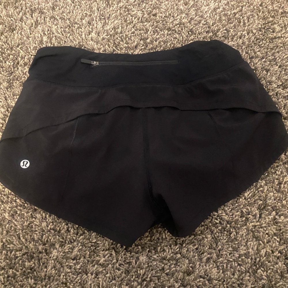 Black Lululemon speed up short